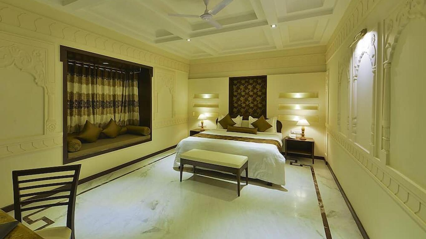 โรงแรมเดเซิร์ตทิวลิป