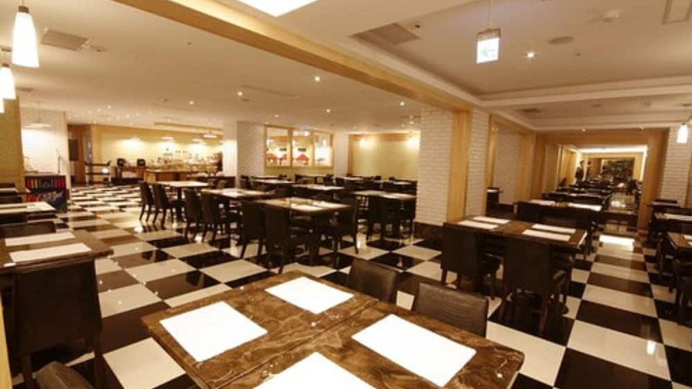 โรงแรมคายน์เนส กลอรีเพียร์