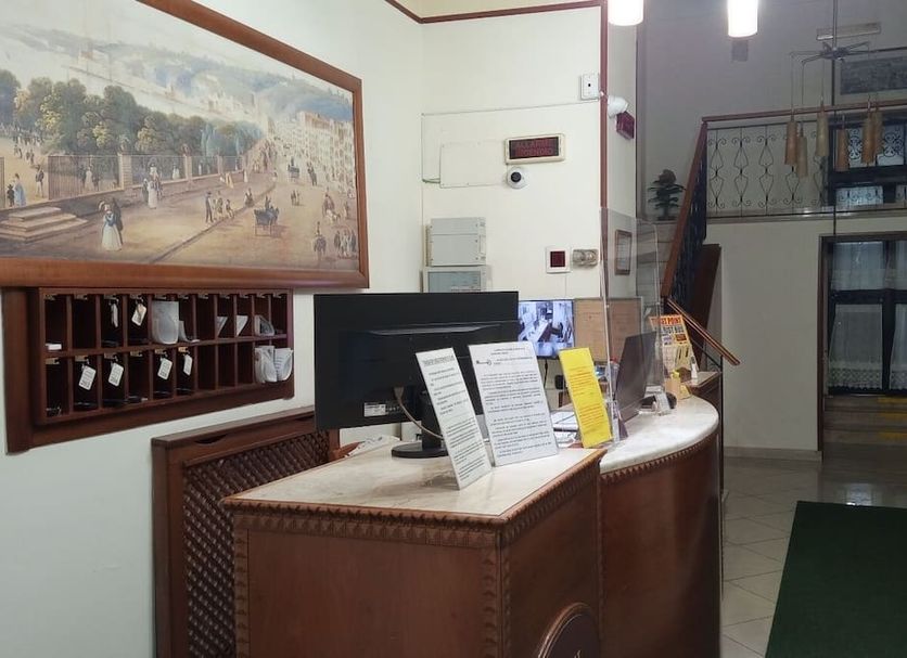 แผนกต้อนรับส่วนหน้า รูปภาพ