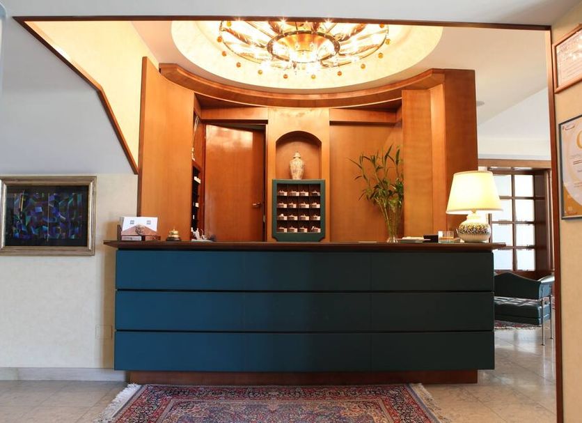 แผนกต้อนรับส่วนหน้า รูปภาพ