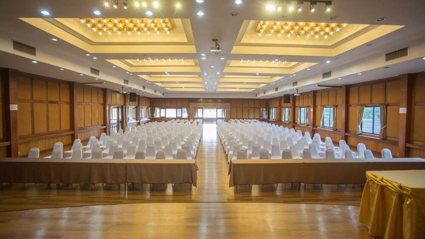 โรงแรมร้อยเกาะ รีสอร์ท แอนด์ สปา