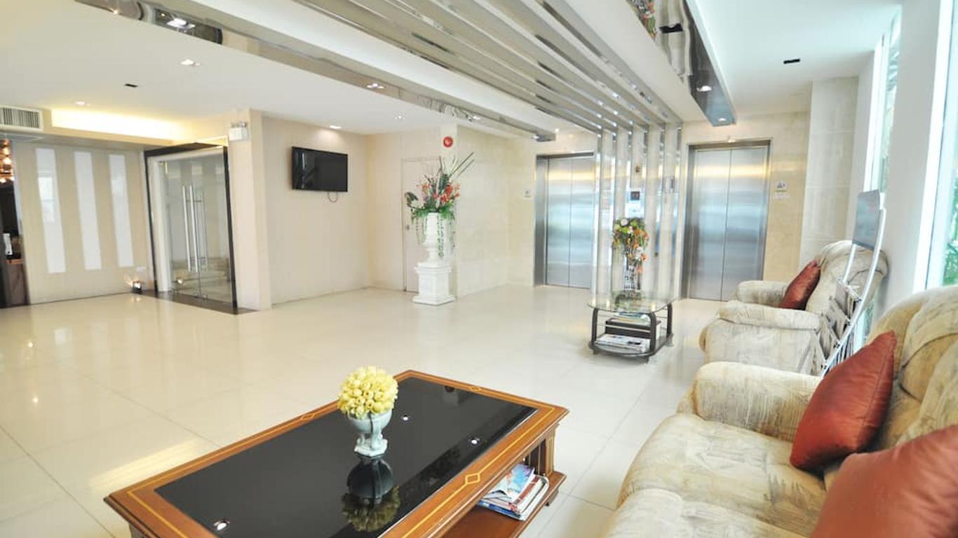 โรงแรมเดอะเซ็นทริค รัชดา