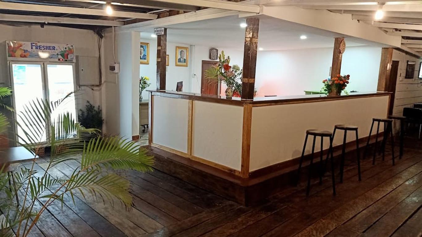 ฟรีดอม บังกะโล เกาะรง ซาโลเอม