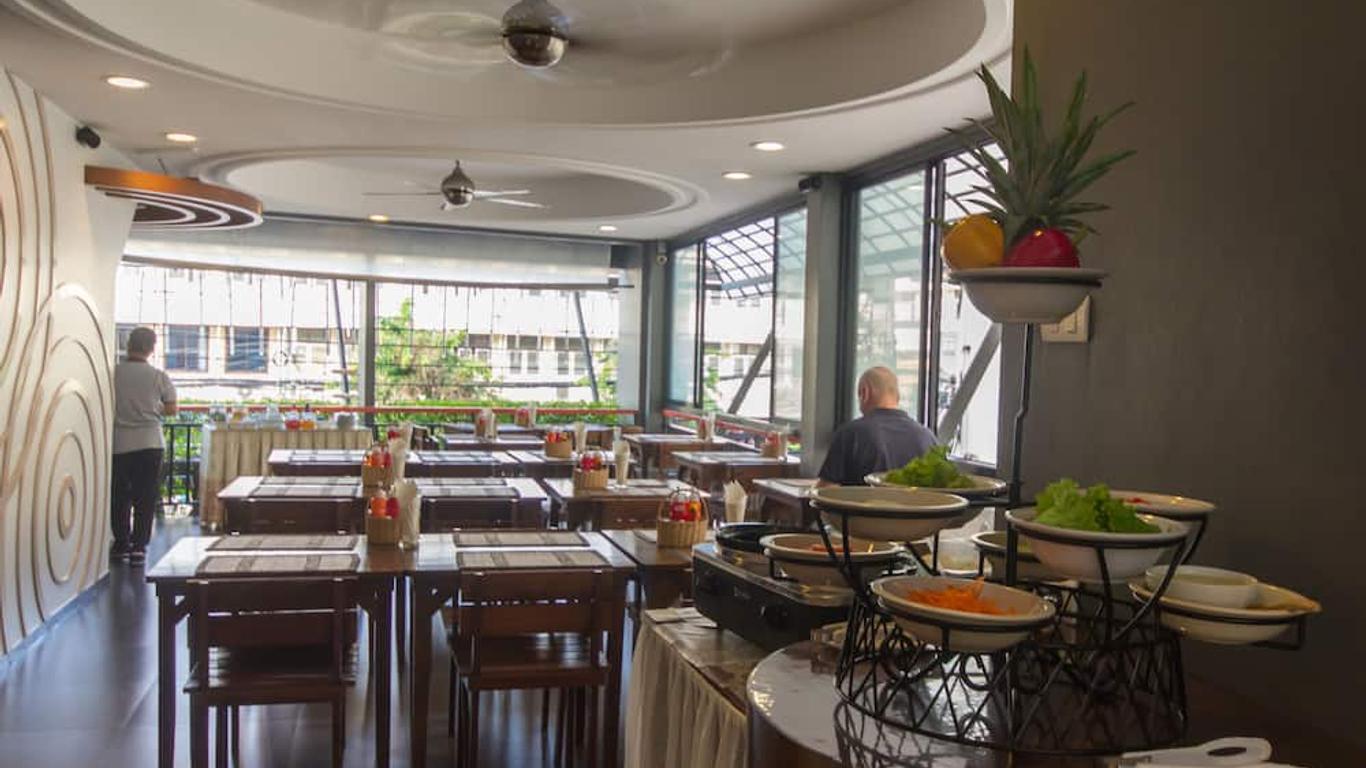 โรงแรมบ้านนิลรัตน์