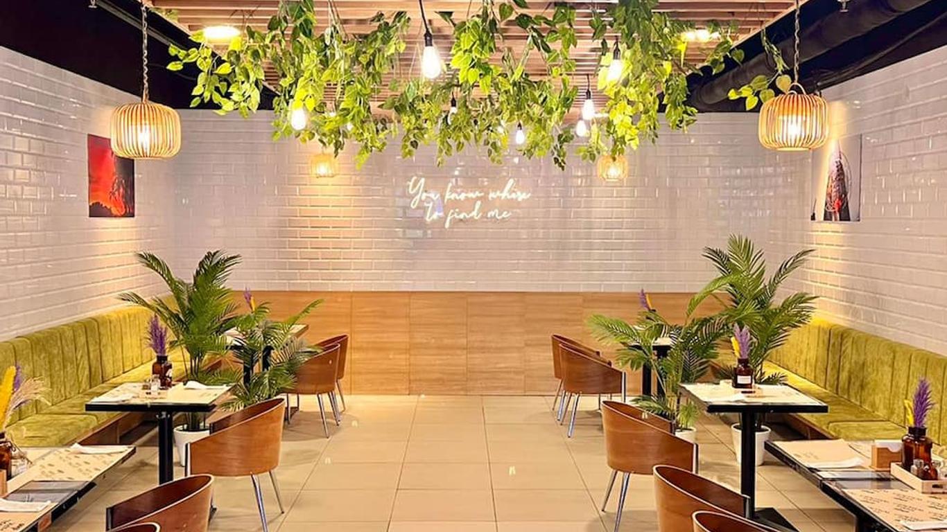 แมดิสัน 101 โฮเทลแอนด์ทาวเวอร์