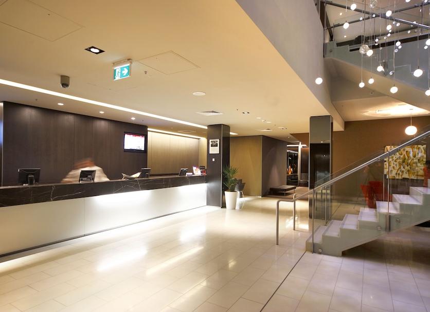 แผนกต้อนรับส่วนหน้า รูปภาพ