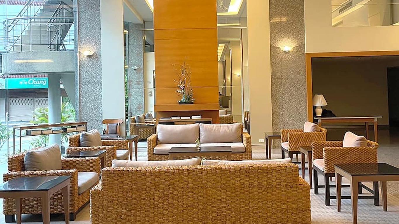 โรงแรมลานนา พาเลซ 2004