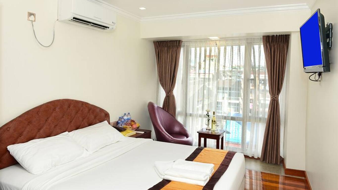 โรงแรมบอนด์