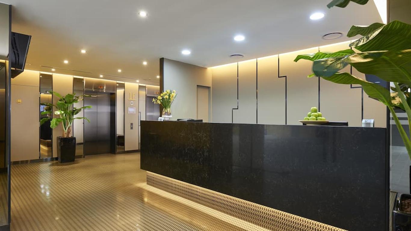 โรงแรม 81 โกลด์ (SG Clean (สิงคโปร์))