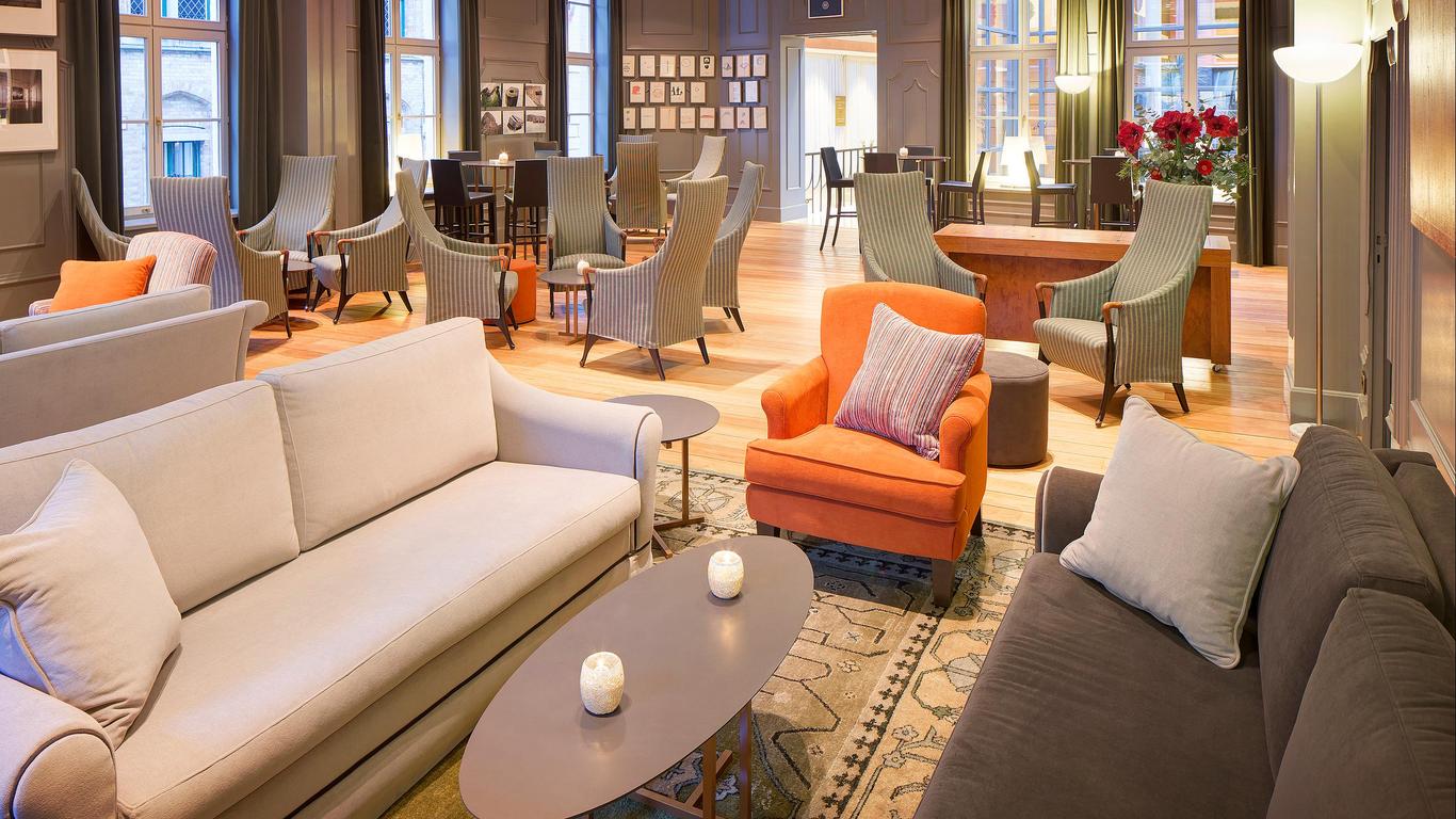 โรงแรม คราวน์ พลาซ่า บรูจส์ บาย IHG