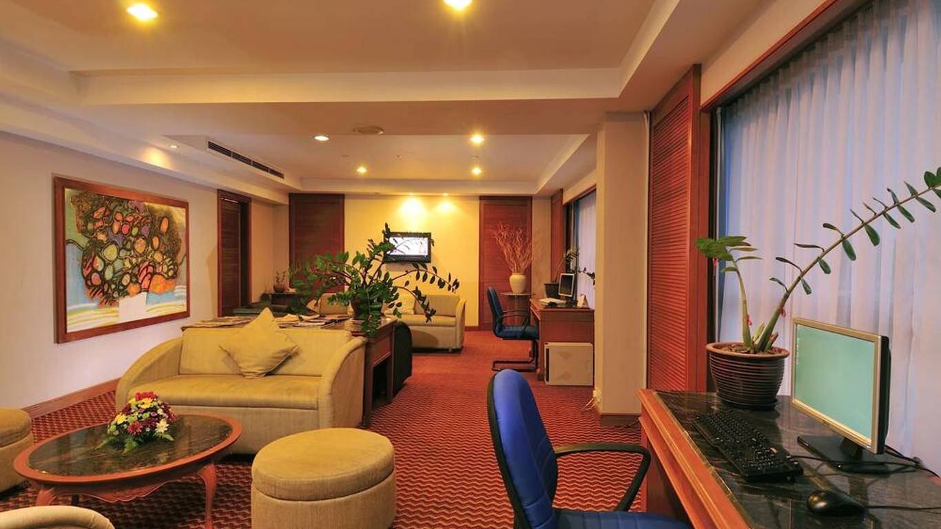 โรงแรมพาร์คซิตี้ เอเวอร์ลี่ มิริ