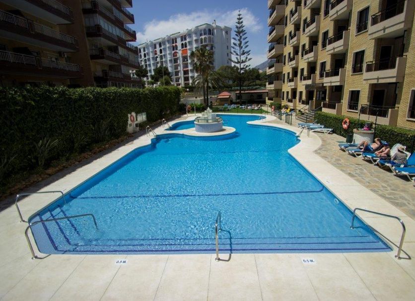 สระว่ายน้ำ รูปภาพ