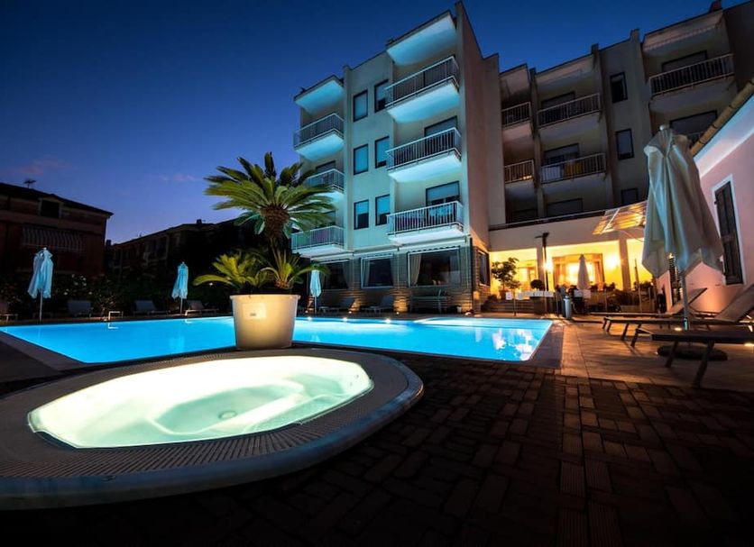 สระว่ายน้ำ รูปภาพ