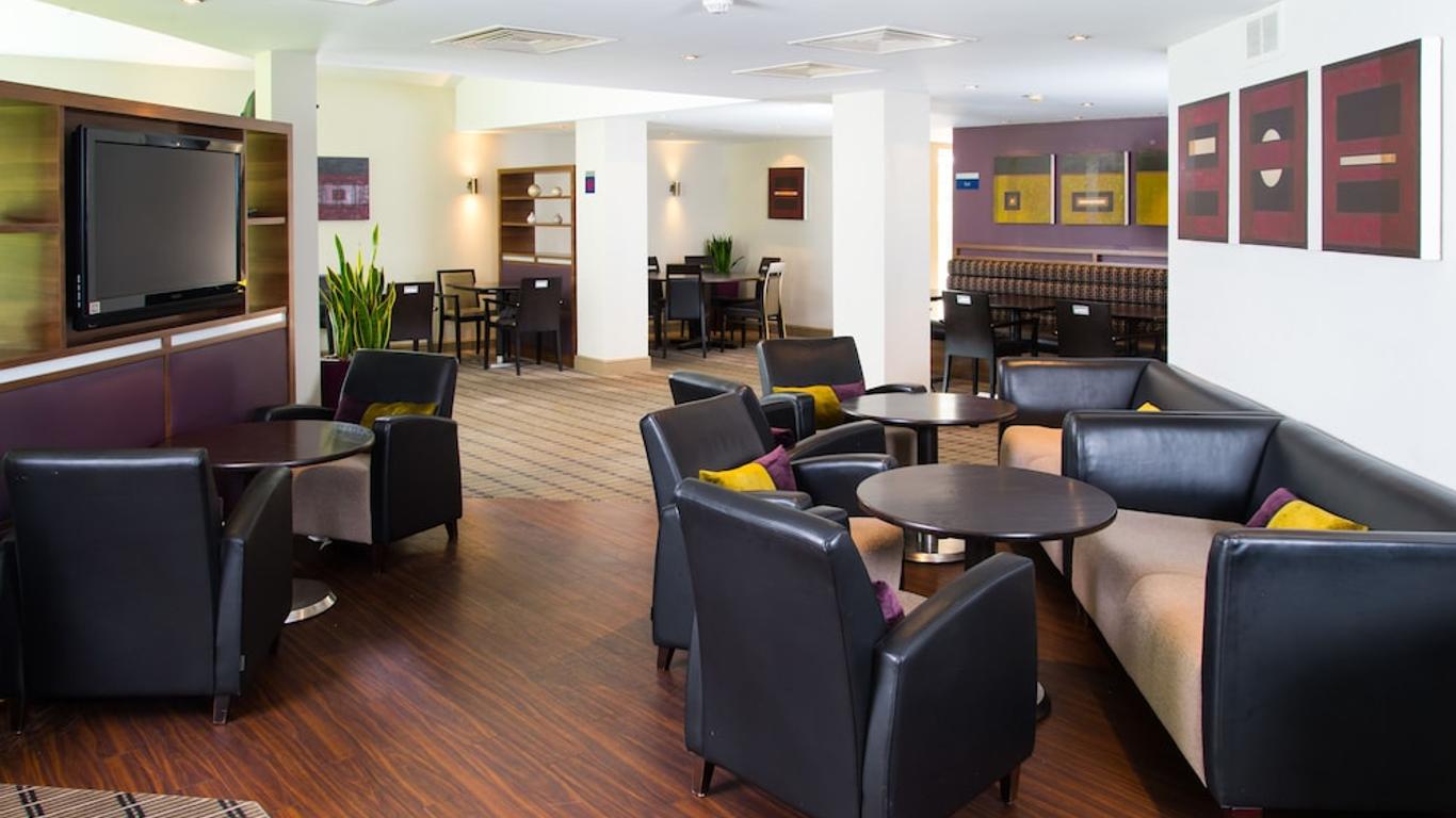 โรงแรม ฮอลิเดย์ อินน์ เอ็กซ์เพรส สเตอร์ลิง บาย IHG