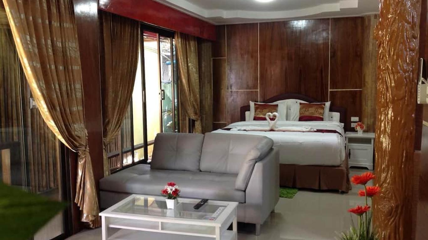 เรือนไม้ ในยางบีช รีสอร์ท