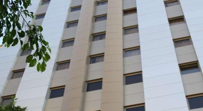 Grand Hotel Beirut - Beirut - Building