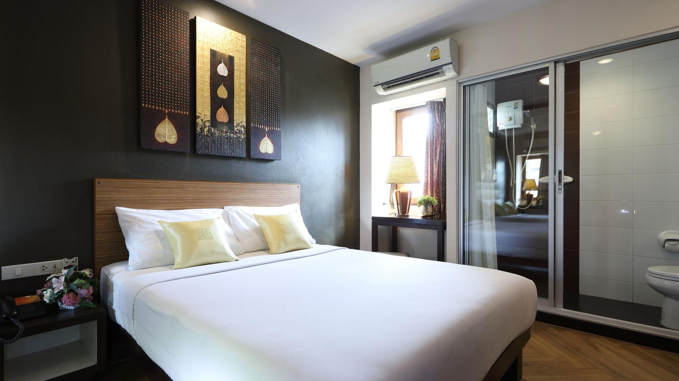 โรงแรมสลีพวิธอิน โฮเต็ล