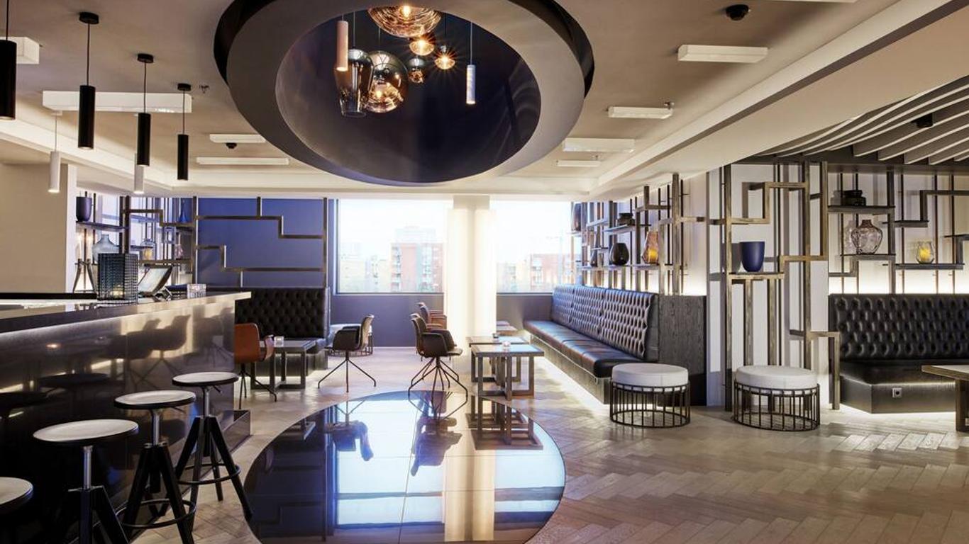 Hotel Reykjavík Grand (โฮเทล เรย์กยาวิค แกรนด์)