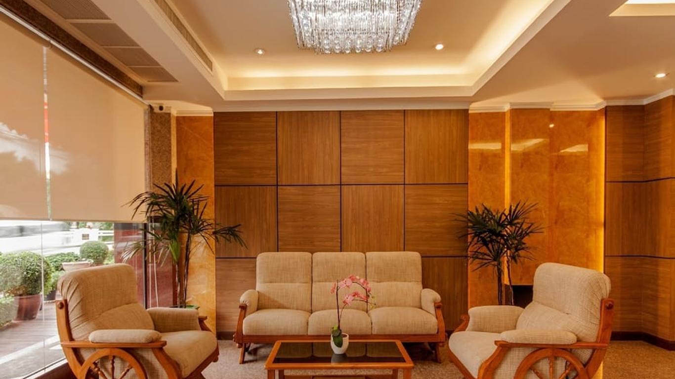 โรงแรมธาราเลค
