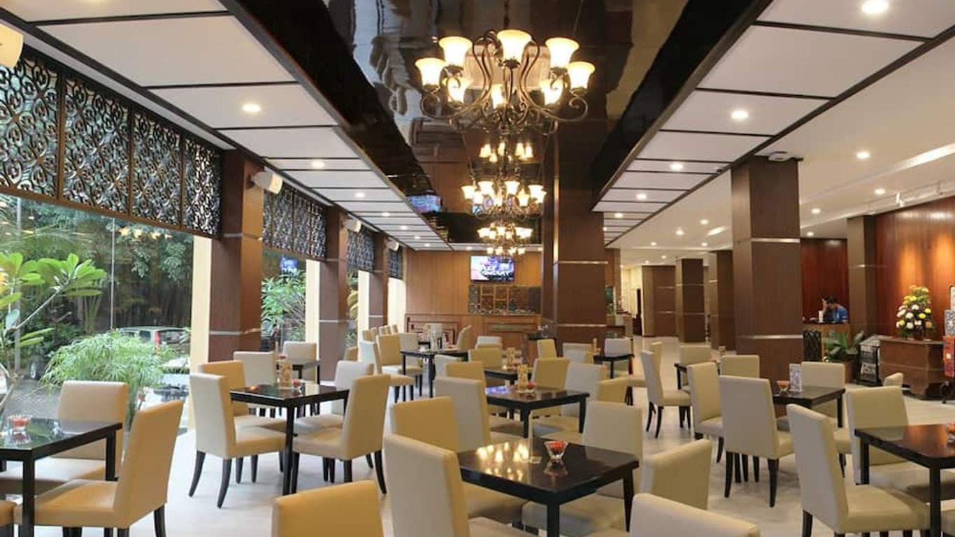 โรงแรมนาริตะ สุราบายา