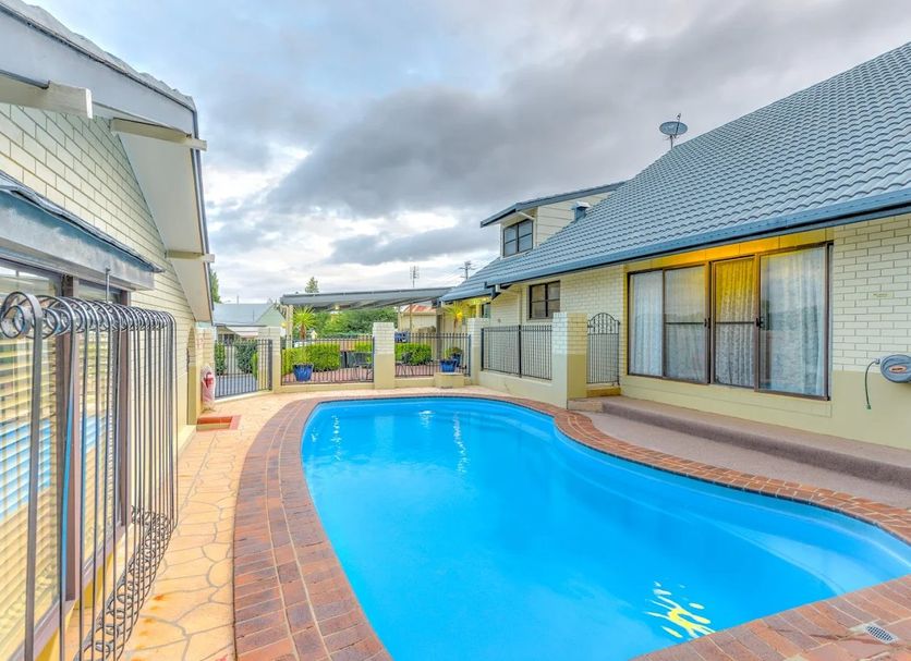 สระว่ายน้ำ รูปภาพ