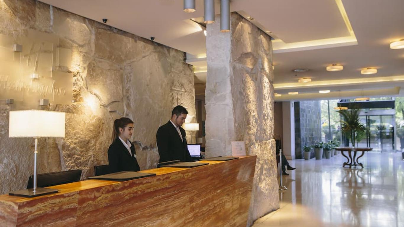 ฮอลิเดย์ อินน์ บัวโนสไอเรส เอเซซา แอร์พอร์ต บาย IHG