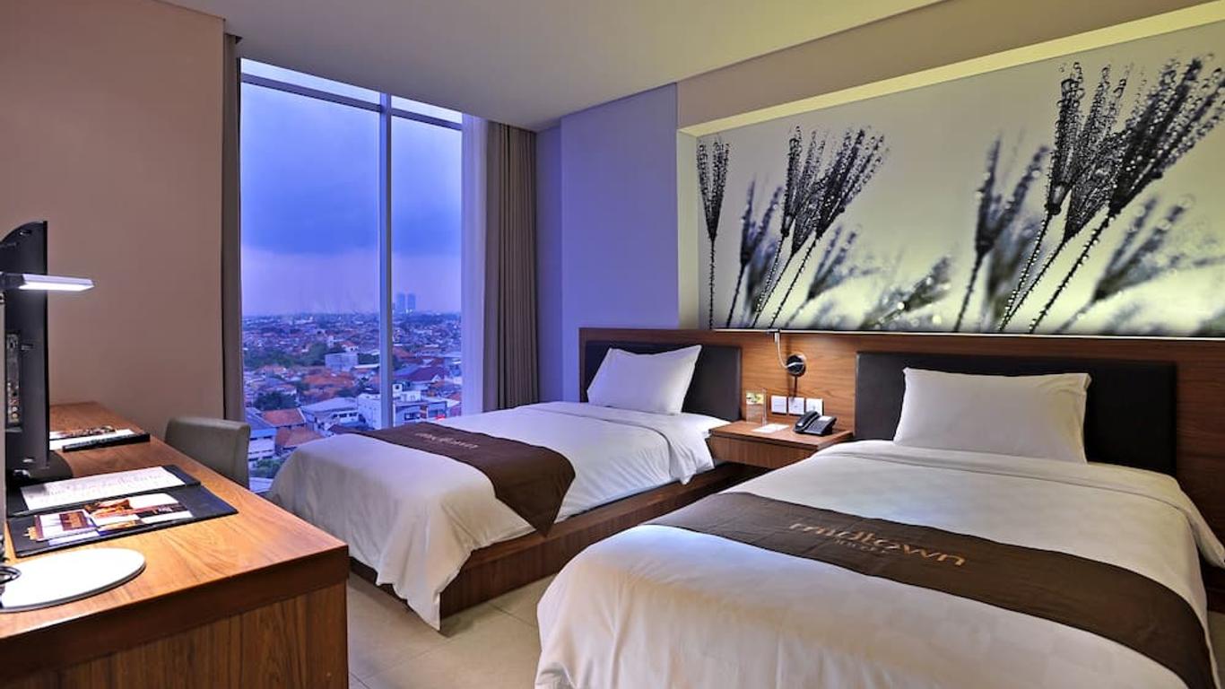 โรงแรมมิดทาวน์