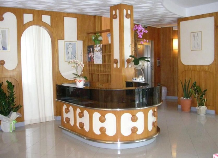 แผนกต้อนรับส่วนหน้า รูปภาพ