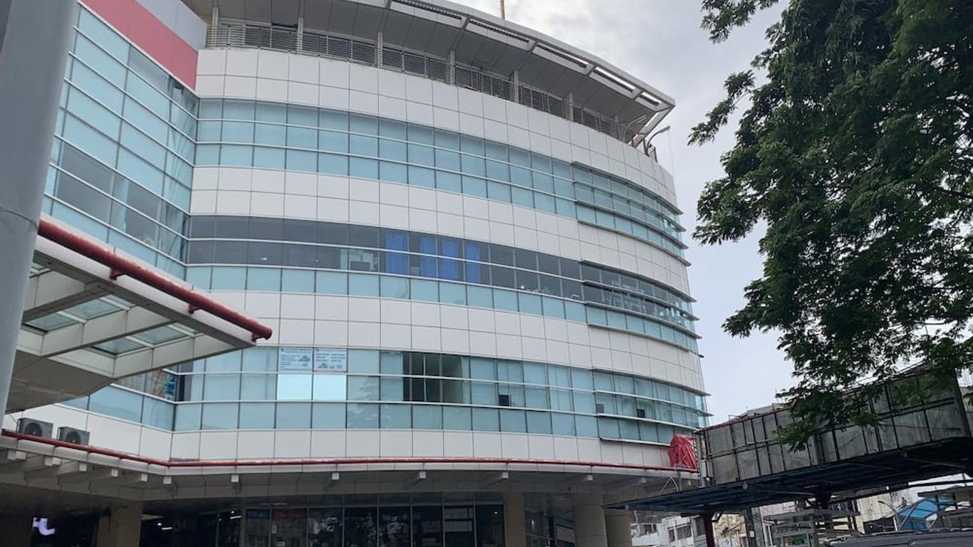 โรงแรมเดอะพลาซ่า โกลด็อก