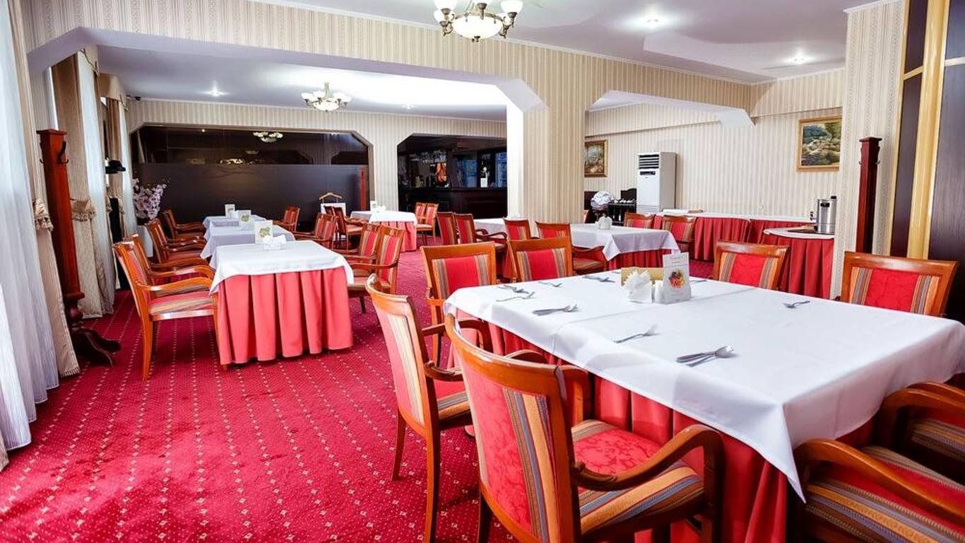 City Hotel Tien Shan