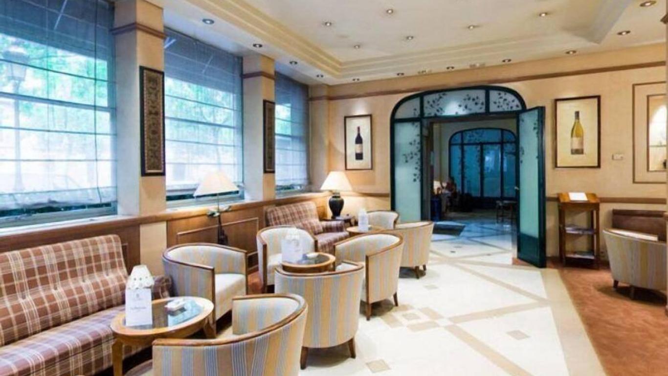 โรงแรมโรยัลปารีส ชองเซลีเซ่