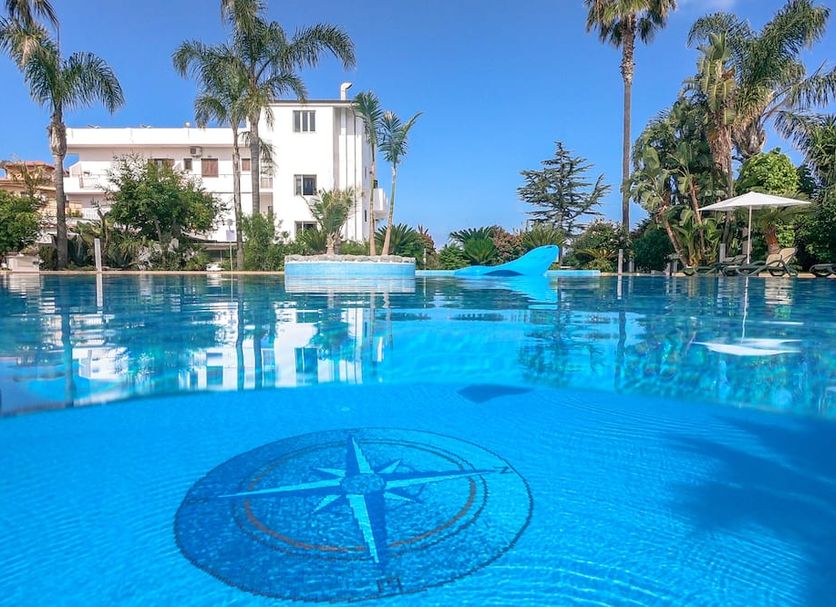 สระว่ายน้ำ รูปภาพ