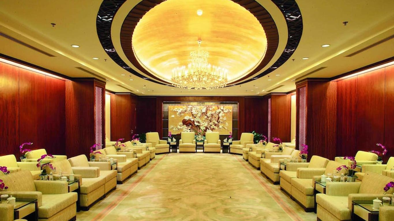 โรงแรมจินหลิง เพอร์เพิลเมาน์เทน เซี่ยงไฮ้ (ชื่อเดิมโรงแรมเซี่ยงไฮ้ แกรนด์ทรัสเทิล เพอร์เพิลเมาน์เทน)