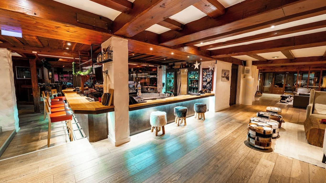 โรบินสัน อาโรซา - สำหรับผู้ใหญ่เท่านั้น