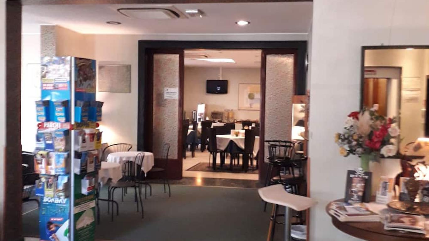 โรงแรมเนียการา ริมินิ