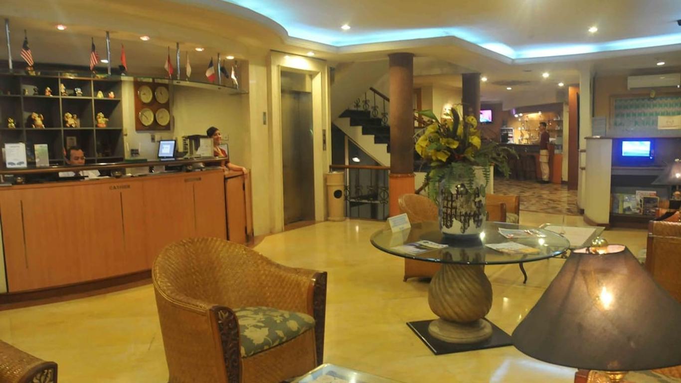 โรงแรมโลซารี บล็อค M จาการ์ตา