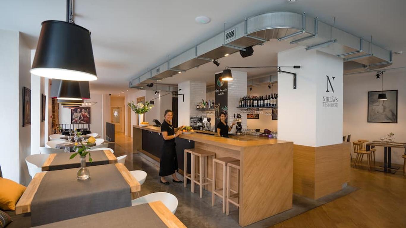 โรงแรม Hestia Draugi