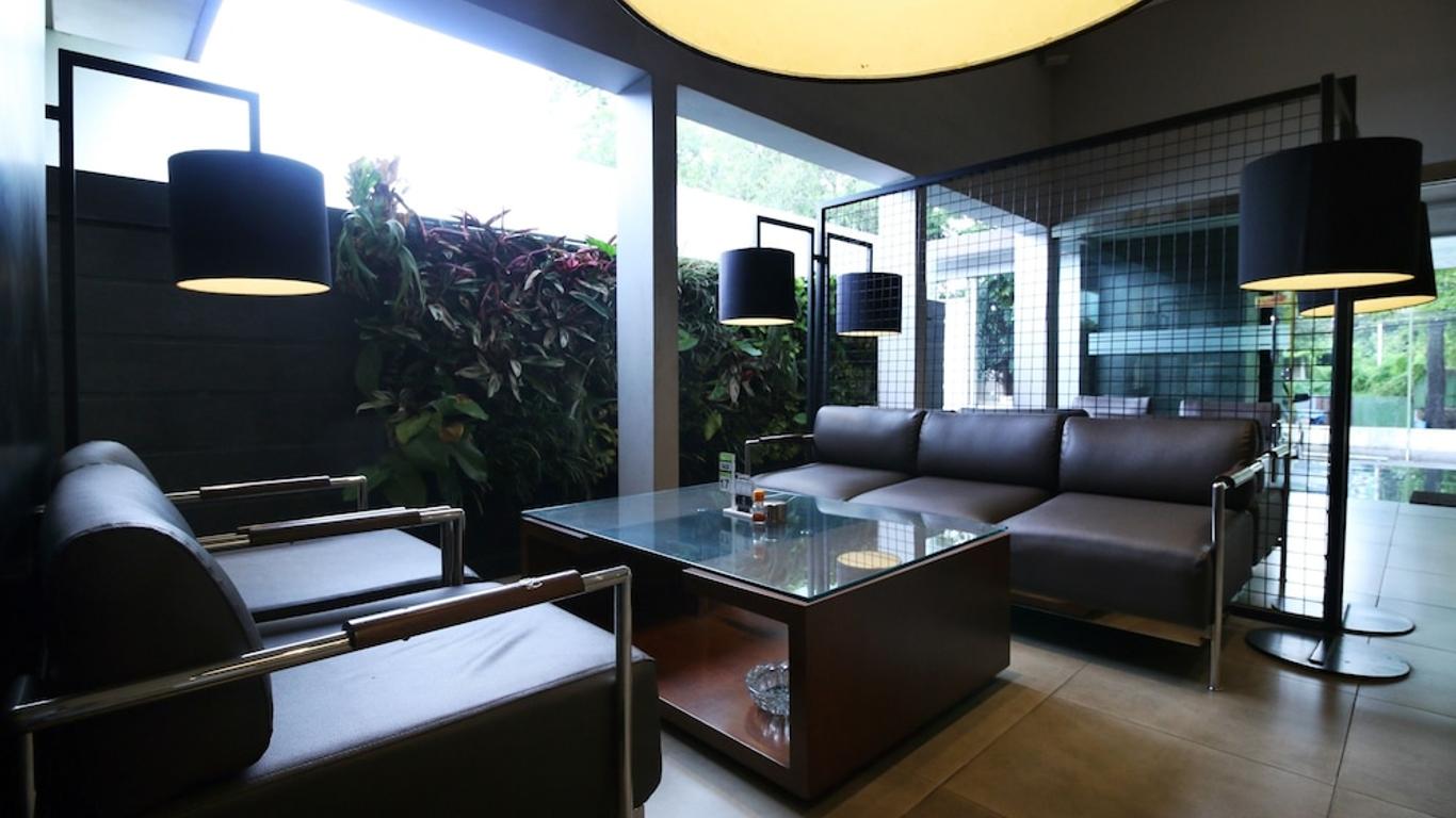โรงแรมนายแลนด์ จิปากันติ