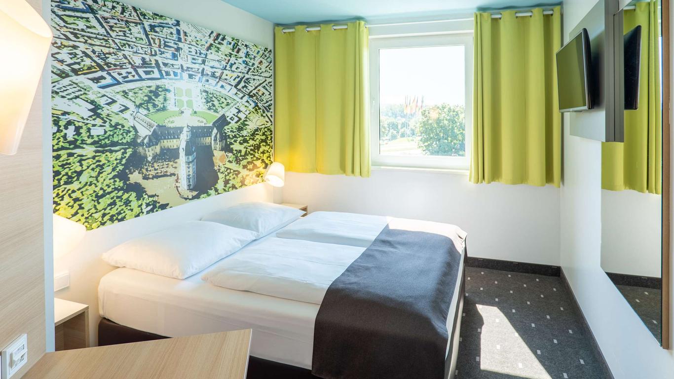 โรงแรม B&B การ์ลสรูเฮ