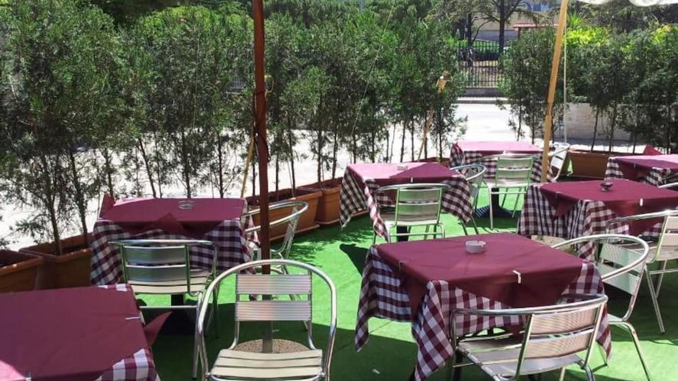 โรงแรมริสโตรานเต ยูโรโมเตล บารี