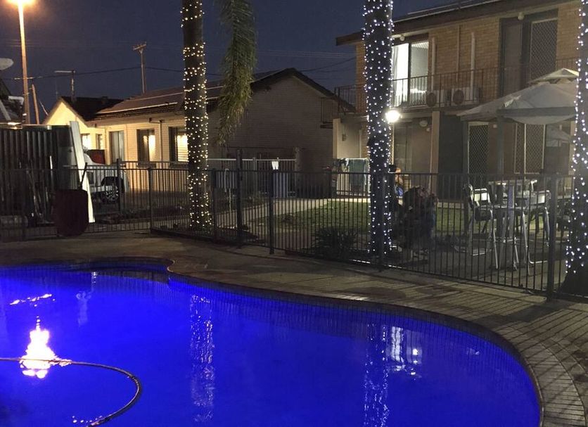 สระว่ายน้ำ รูปภาพ