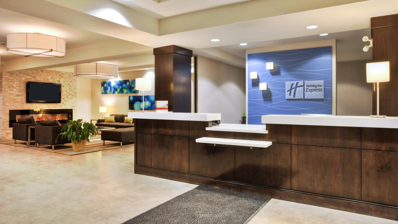 ฮอลิเดย์ อินน์ เอ็กซ์เพรส Sault Ste Marie บาย IHG