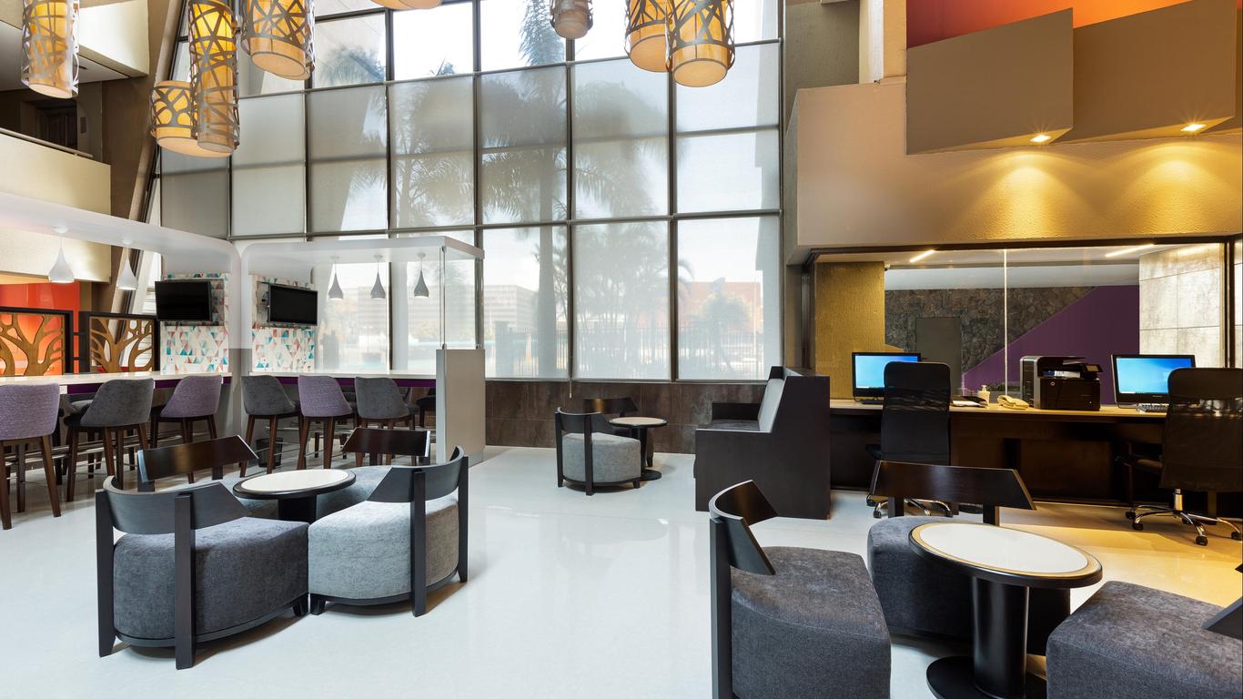 โรงแรม Crowne Plaza ซานโฮเซ ลา ซาบานา บาย IHG