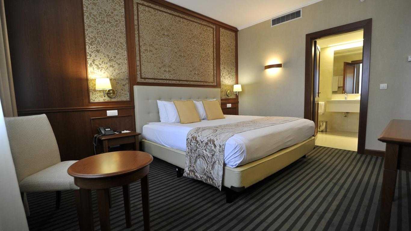 โรงแรม ฮอลิเดย์ อินน์ สโกเปีย บาย IHG
