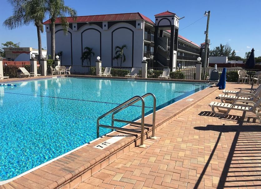 สระว่ายน้ำ รูปภาพ