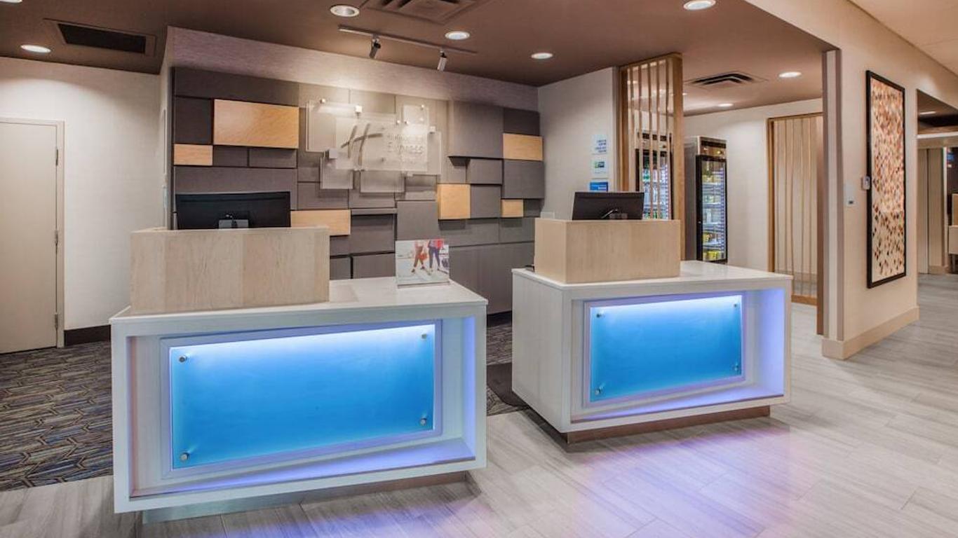 ฮอลิเดย์ อินน์ เอ็กซ์เพรส แอนด์ สวีทส์ ซานโฮเซ ซิลิคอน วัลเลย์ บาย IHG