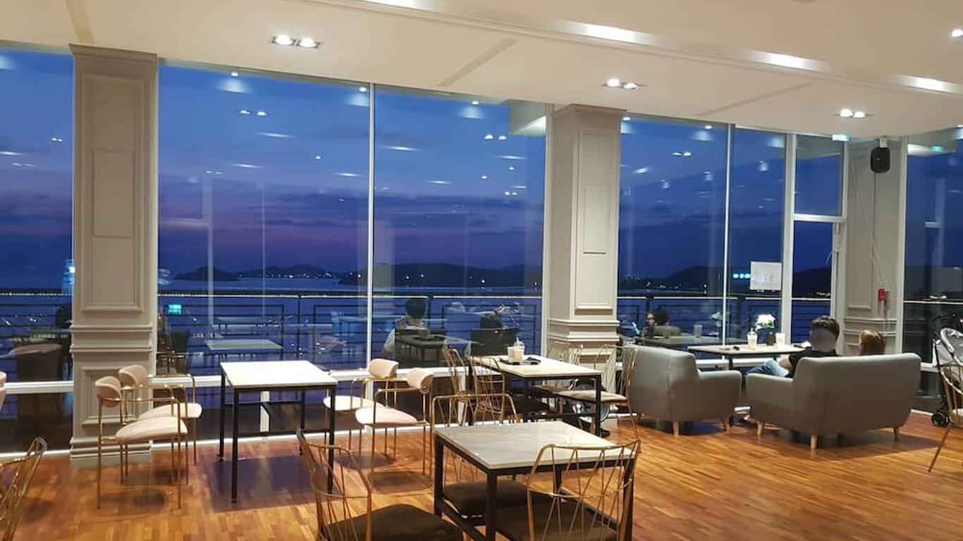 โรงแรมเฮวลอฟท์