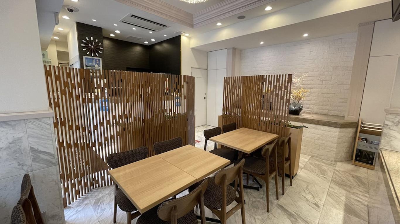 โรงแรมอากาซากะ เออร์เบิน