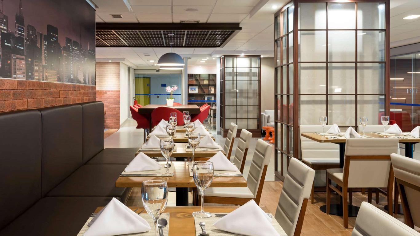TRYP โดย Wyndham ซาว ปาวโล กัวรูโลส แอร์พอร์ต (โรงแรมทรานซิต)