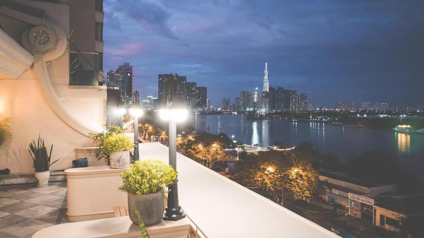 โอโย 129 โรงแรมริเวอร์ไซด์